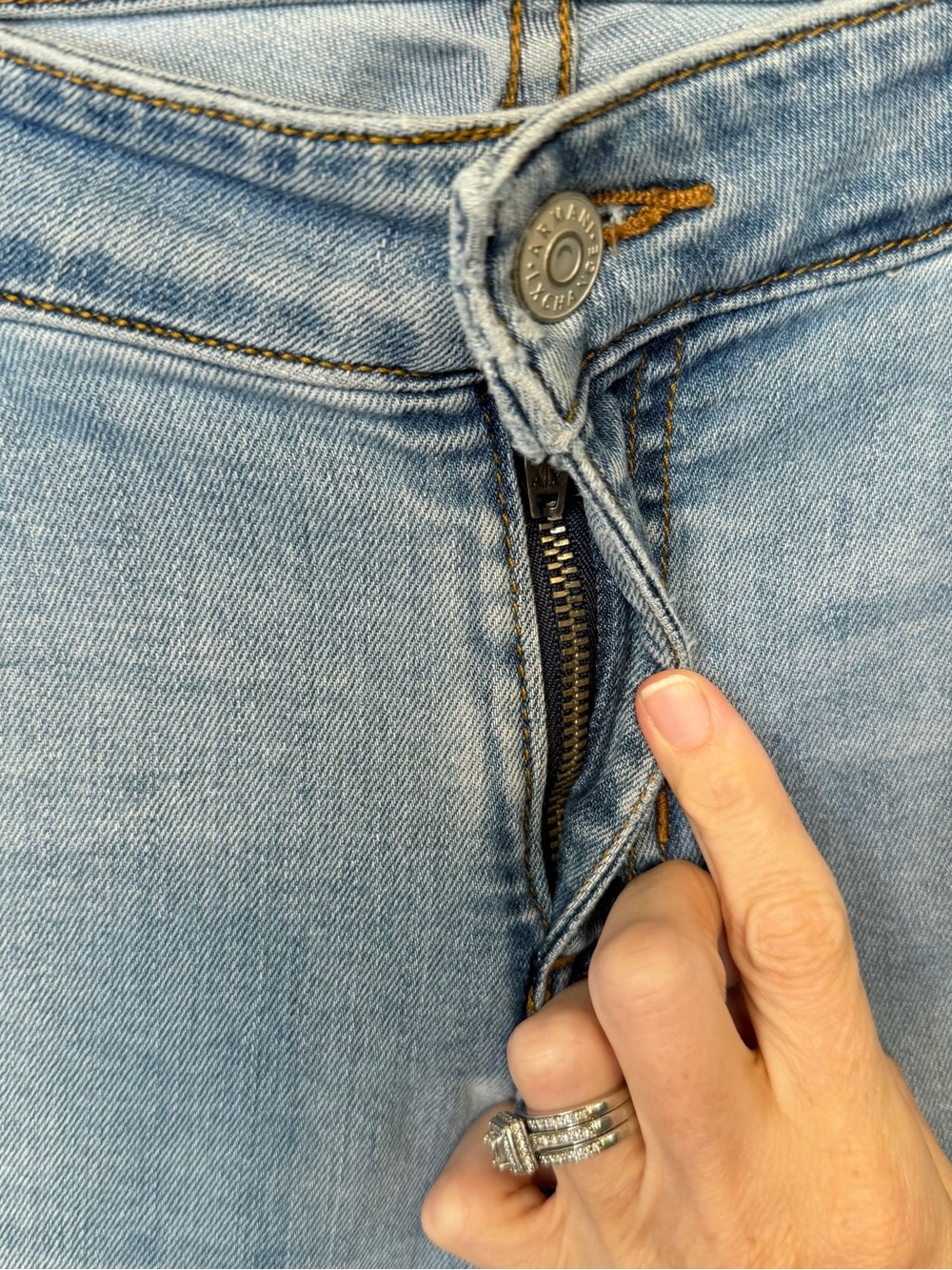 Armani Exchange | Mid-Rise Light Wash Factory Faded Denim Designer Skinny Jeans - Picture 8 of 16